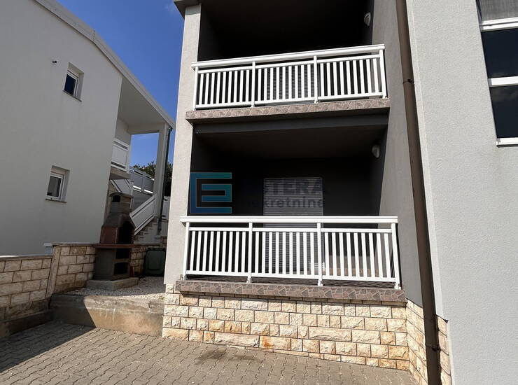 Kuća s 4 apartmana PRODAJA Vir, Žitna, 50 m od plaže, turistički najam — fotografija 5