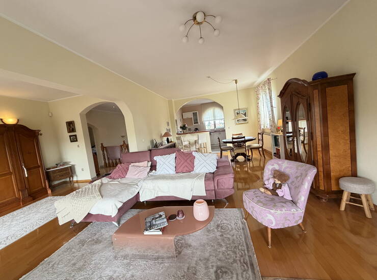 Zagreb, Dubrava-Novoselec, Kuća s dva stana 358 m2, na parceli  od  911 m2 — fotografija 3