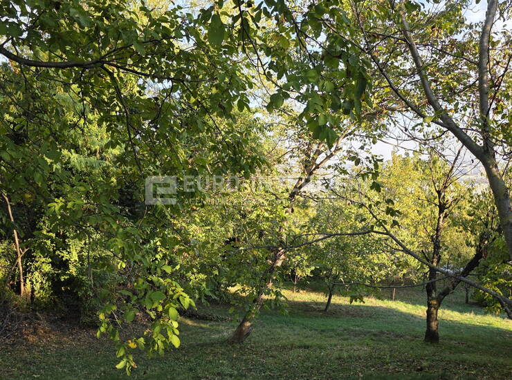 ZAGREB, GAJNICE, ULICA LIŠČINA, ATRAKTIVNO ZEMLJIŠTE 2.750 m² - cca 1.139 m — fotografija 2