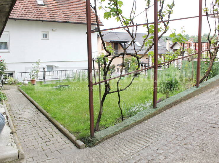 Kuća Zagreb, G. Vrapče, 298 m², 2 etaže kao 2 stana, 3 et. nedovršena — fotografija 4