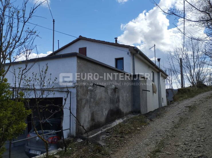 Prodajemo kuću u Istri - okolica Buzeta s dvorištem i voćnjakom — fotografija 4