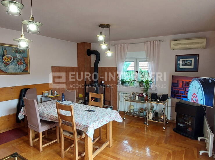 Obiteljska kuća u naselju Bizek površine 381 m², bez provizije! — fotografija 4