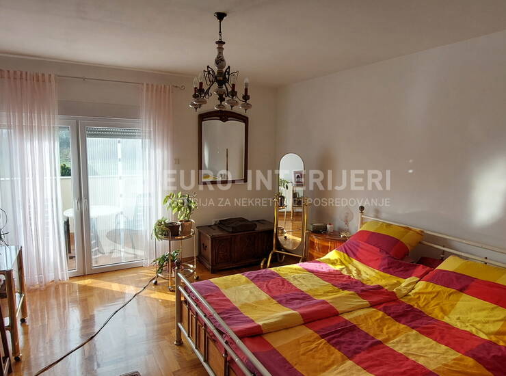 Obiteljska kuća u naselju Bizek površine 381 m², bez provizije! — fotografija 5