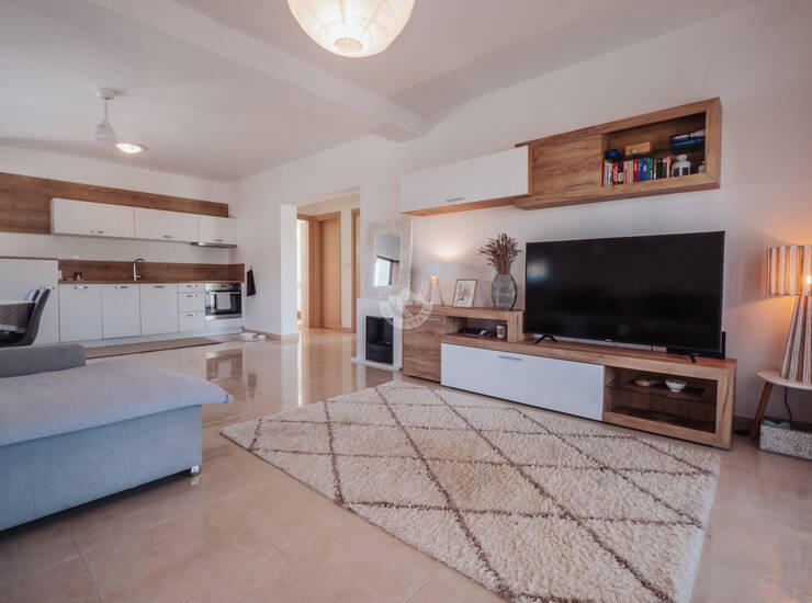 DVOSOBAN APARTMAN S VRTOM I 2 PARKIRNA MJESTA, 150 M OD PLAŽE, PETRČANE (PUNT — fotografija 3