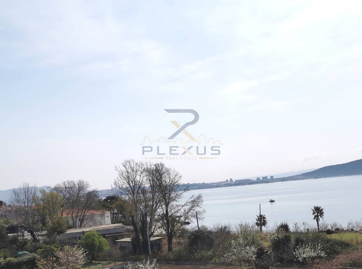 Trosoban stan: Split - okolica, Kaštel Gomilica, 233 m2