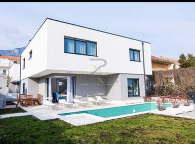 Kuća, Kaštela 404m² - 1.880.000 € | SveHrNekretnine