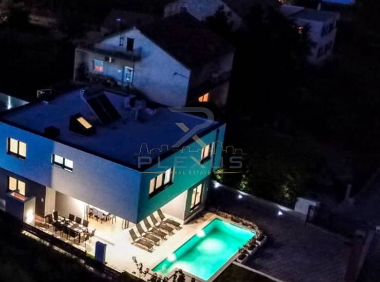 Dvije identične urbane vile, Kaštel Kambelovac, 404 m2 — fotografija 4