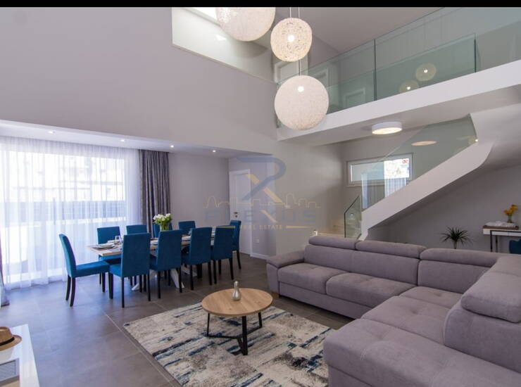 Dvije identične urbane vile, Kaštel Kambelovac, 404 m2 — fotografija 5