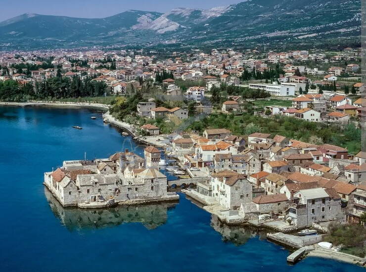 Kaštel Gomilica,penthause, dvije sobe,