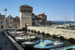 Kaštel Gomilica, prizemlje s vrtom ,jednosobni