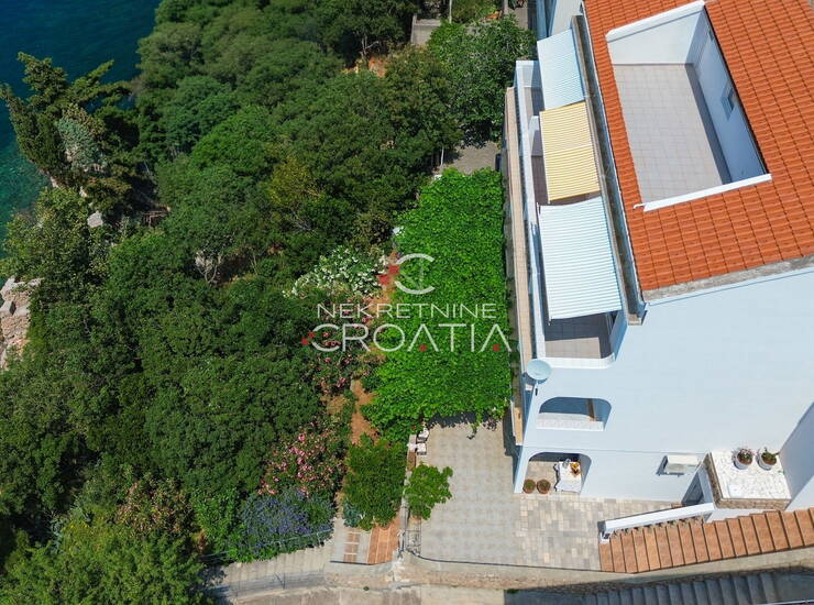EKSKLUZIVNO: 9 APARTMANA 10 m OD MORA (1. RED)