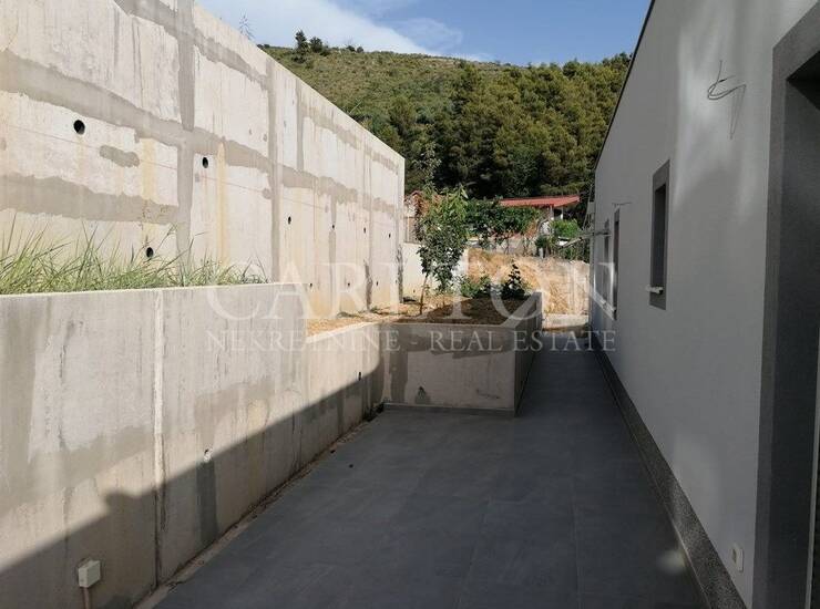 Kuća Prodaja Podstrana 240 m2 — fotografija 7