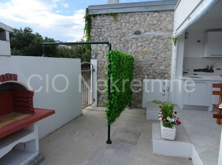 Ražanj, samostojeća kuća 212 m2 sa bazenom, prodaja