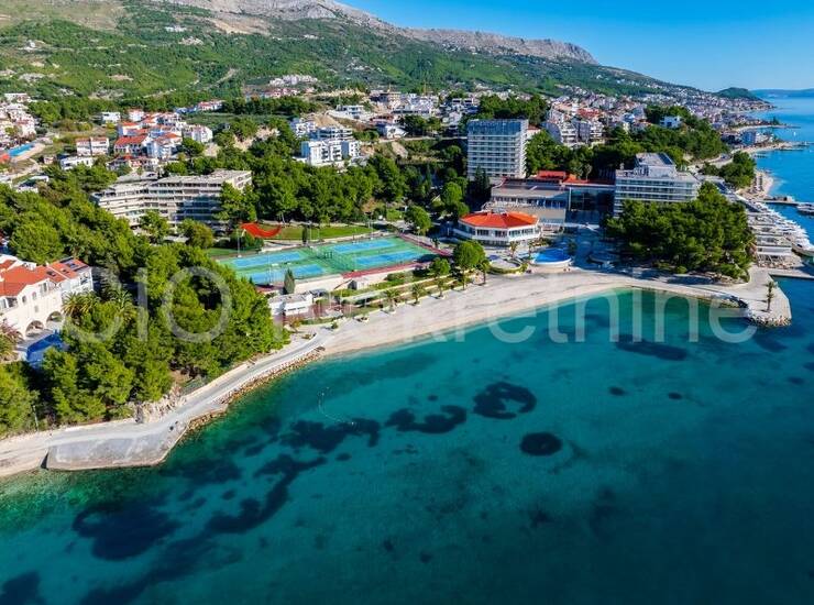 Podstrana-Strožanac, luksuzan stan sa vrtom i parkingom — fotografija 4