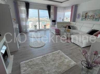 Kuća, Podstrana 200m² - 750.000 € | SveHrNekretnine