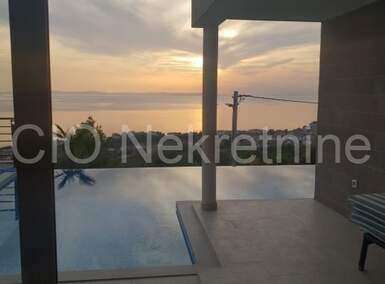 Kuća, Podstrana 600m² - 1.400.000 € | SveHrNekretnine