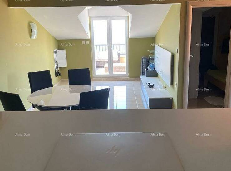 Novo u ponudi!

Prodaje se prekrasna, potpuno uređena i namještena kuća ... — fotografija 7