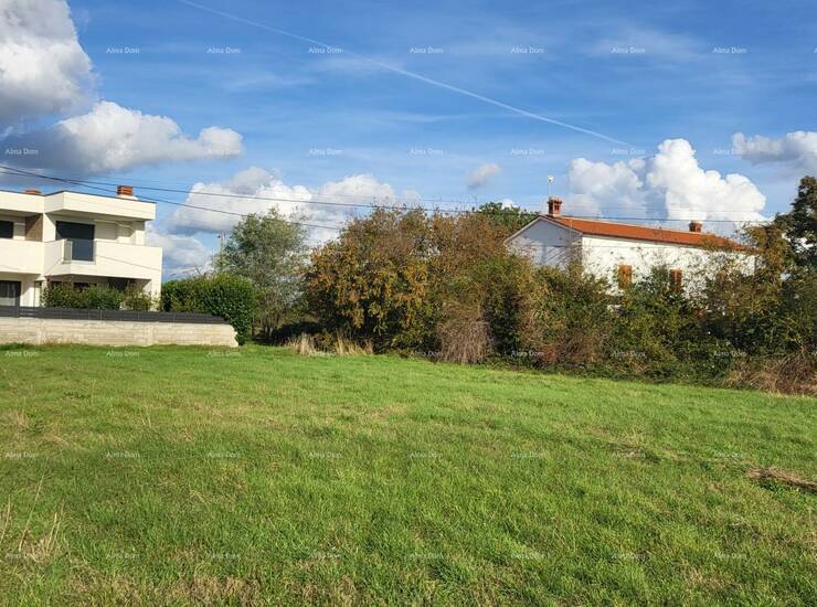 U ekskluzivnoj prodaji imamo atraktivan građevinski teren od ukupno 940 m2... — fotografija 3