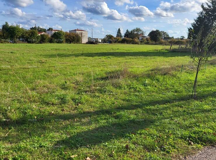 U ekskluzivnoj prodaji imamo atraktivan građevinski teren od ukupno 940 m2... — fotografija 4
