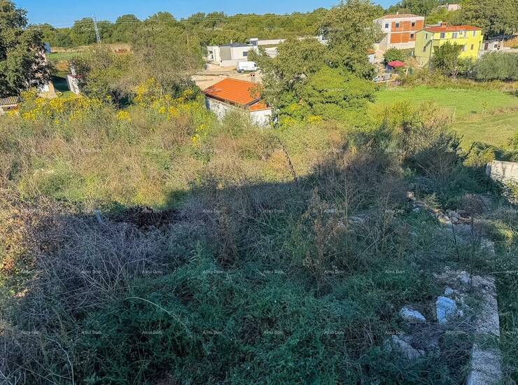 Prodajemo građevinsko zemljište na odličnoj lokaciji u Loborici!

Parcel... — fotografija 2