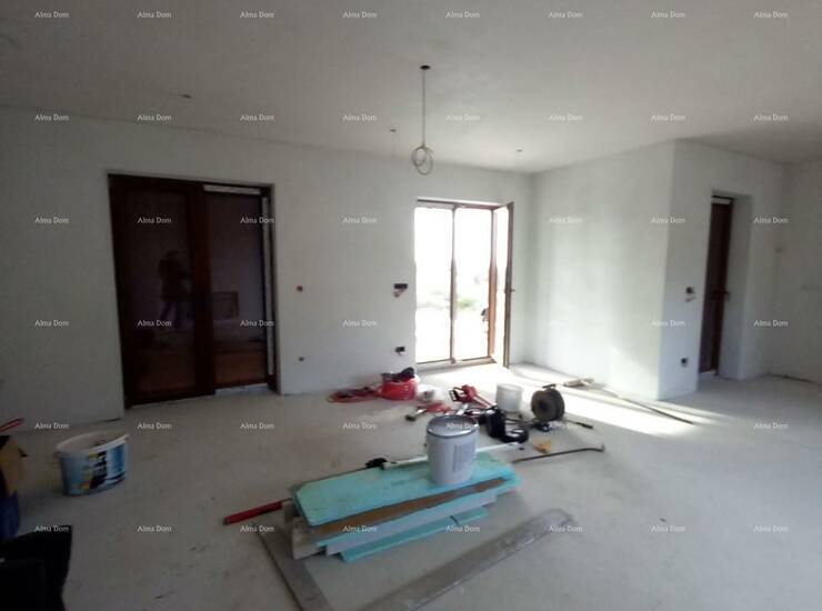 Na prodaju je lijepa nova kuća s bazenom, smještena u mirnom dijelu Kašt... — fotografija 6