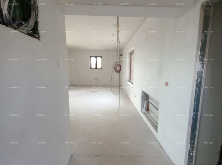 Na prodaju je lijepa nova kuća s bazenom, smještena u mirnom dijelu Kašt... — fotografija 7