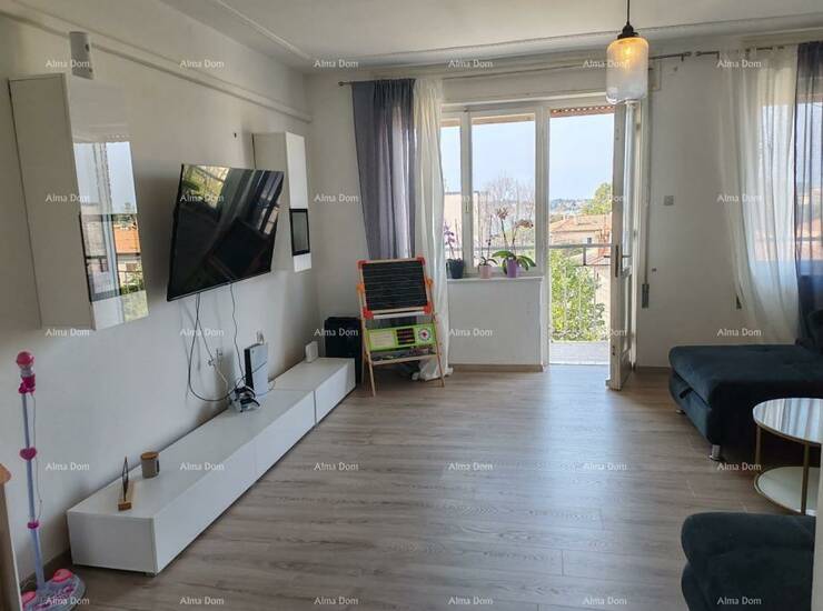 Prodaje se prostran stan površine 80 m² na mirnoj, izvrsnoj lokaciji u Um... — fotografija 2