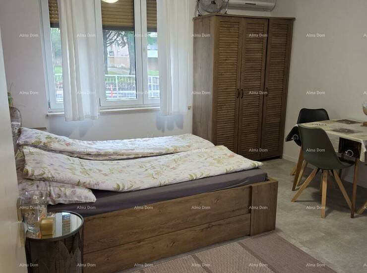Prodaje se garsonijera površine 22 m² u samom centru Umaga, na izvrsnoj l... — fotografija 3