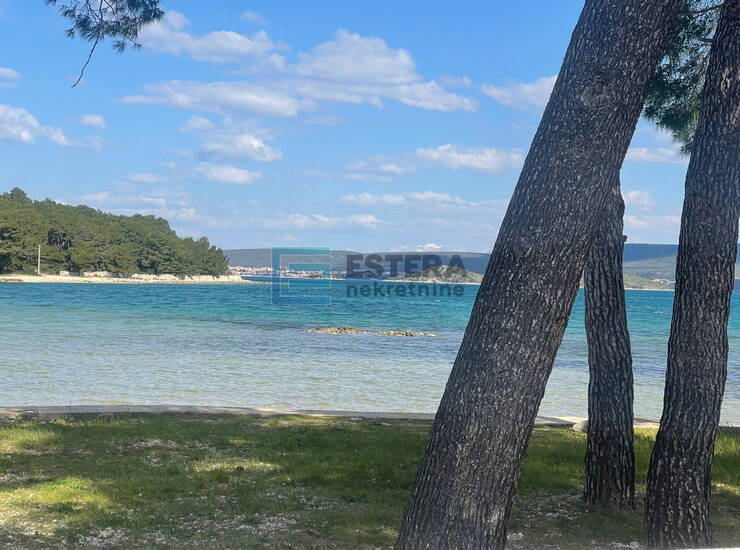 Građevinsko zemljište 430 m2 PRODAJA otok Pašman, uvala Lučica, prvi red do