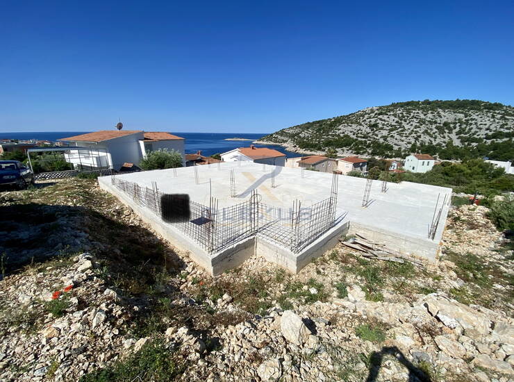 Kuća započete gradnje: Šibenik - okolica, Ražanj