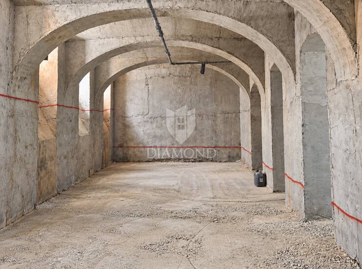 Zagreb, centar, Poslovni prostor u renovaciji, prodaja