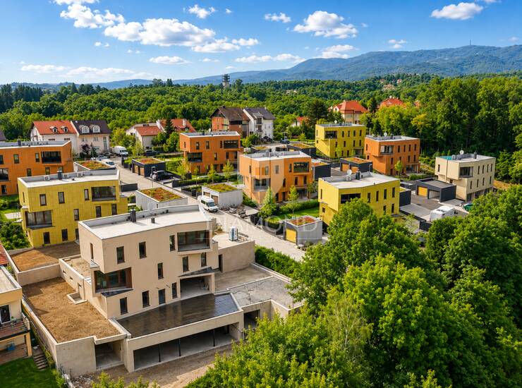 Zagreb, Maksimir Gorice, obiteljska vila 1.000 m2, roh bau — fotografija 2