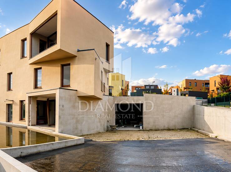 Zagreb, Maksimir Gorice, obiteljska vila 1.000 m2, roh bau — fotografija 3