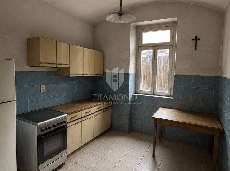 Zagreb, Centar, stan 62m2 za renovaciju 