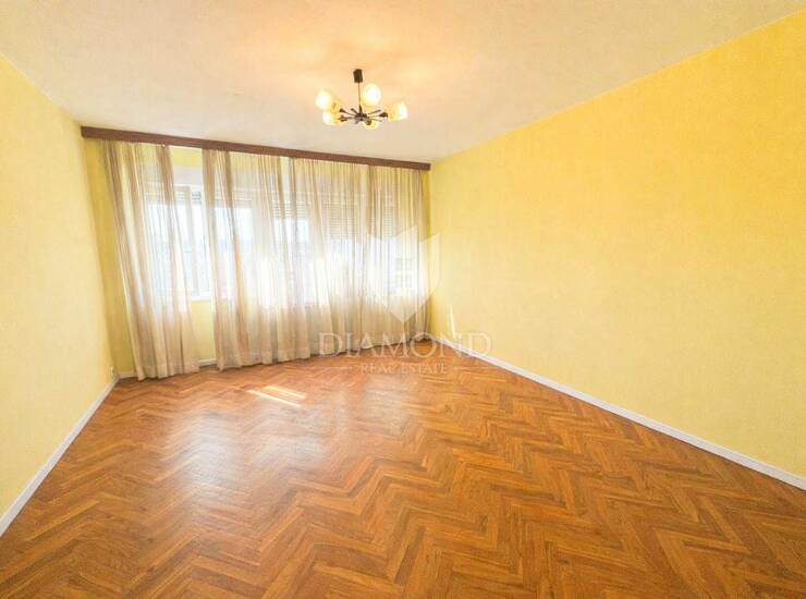 Zagreb, Trnje! Trosobni stan s liftom!