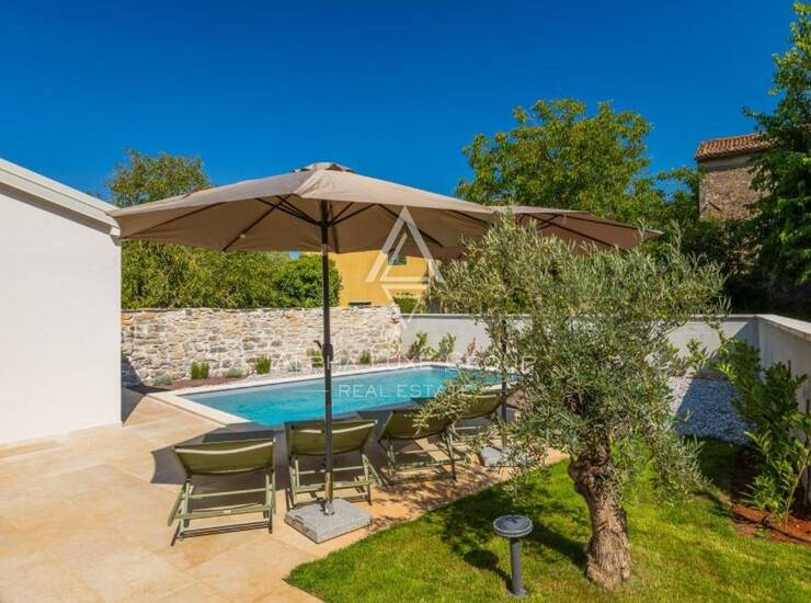 Istra, Višnjan, kamena vila s bazenom i wellnessom — fotografija 4