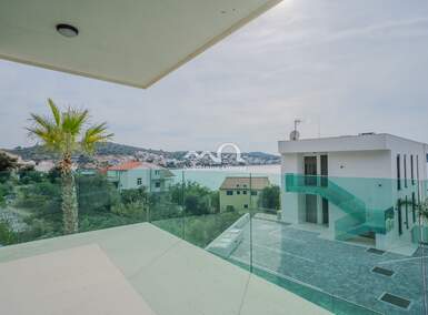 Trosoban stan, Rogoznica 70m² - 395.000 € | SveHrNekretnine