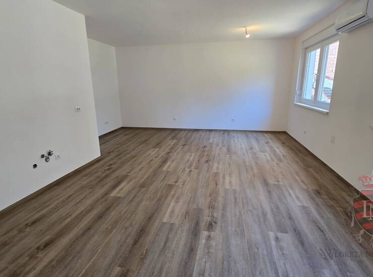 Poslovni prostor - 4 stana! 262 m2, Sesvete — fotografija 4