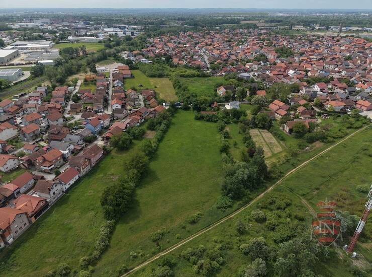 Razvojna lokacija uz Slavonska avenija | 8.308 m² | M1 / M2 | pravilan oblik | — fotografija 3