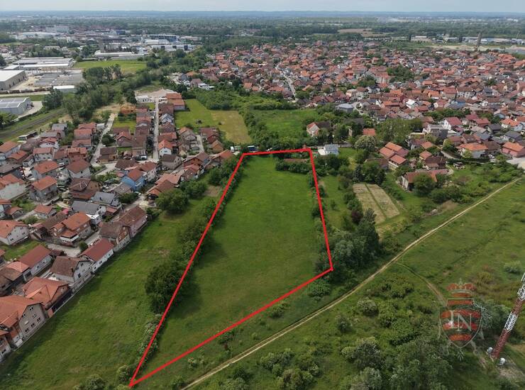 Razvojna lokacija uz Slavonska avenija | 8.308 m² | M1 / M2 | pravilan oblik | — fotografija 4