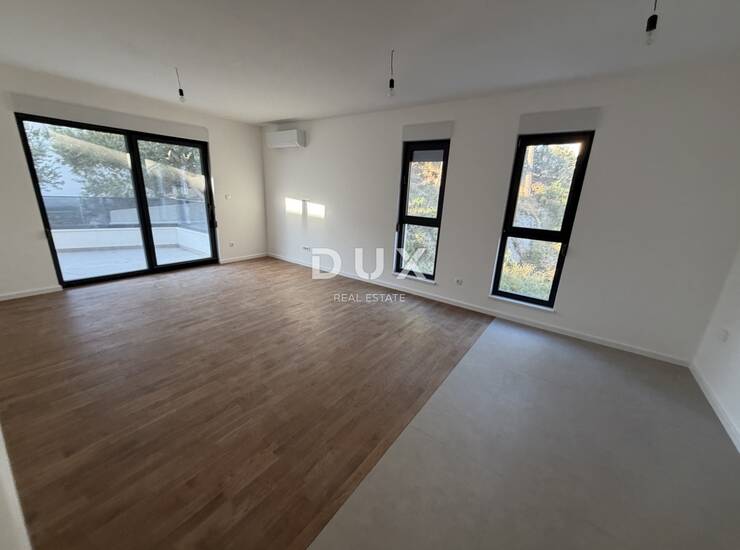Podstrana, Strožanac, trosobni stan, 85,77m², 2 garažna mjesta