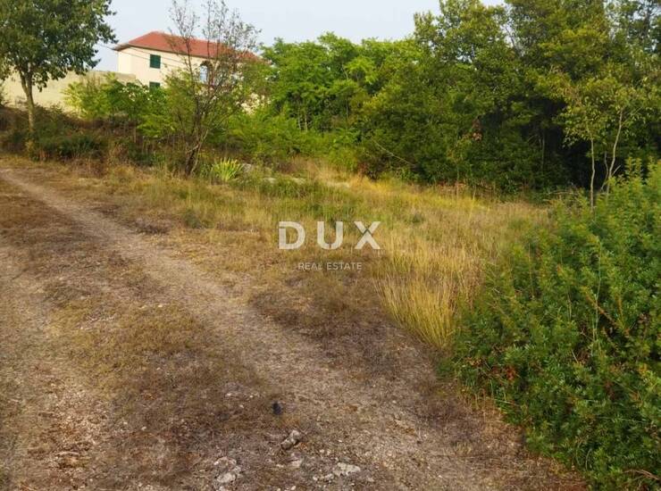 Pašman, građevinsko zemljište, 839 m², 200 m od mora — fotografija 2