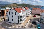 Rogoznica, 3-sobni stan, 1.kat, 59,70 m², 260 m od mora — fotografija 2