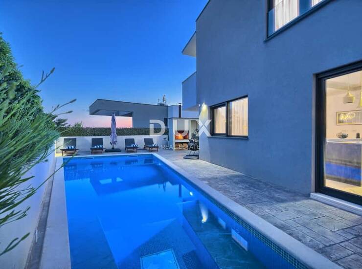 Podstrana, Strožanac, vila, 325,89 m², bazen, garaža