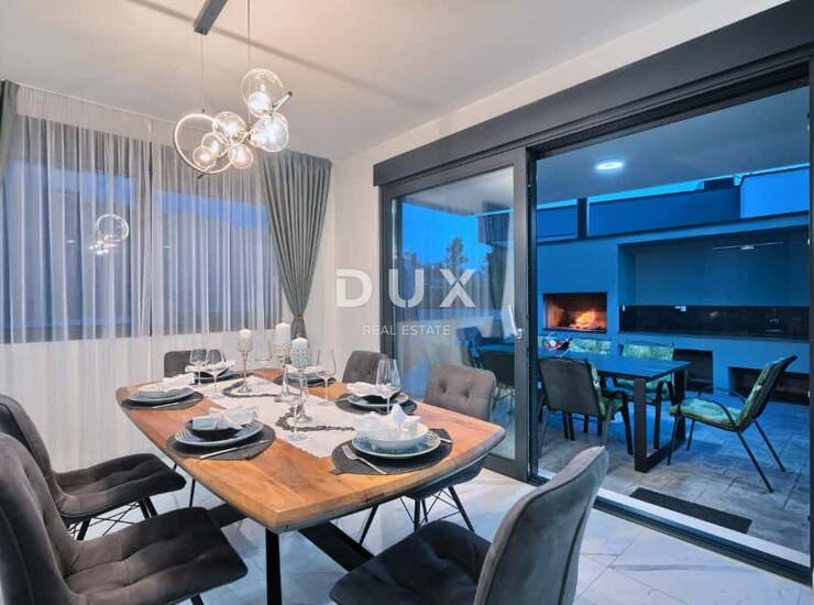 Podstrana, Strožanac, vila, 325,89 m², bazen, garaža — fotografija 4