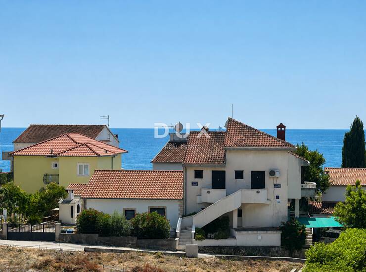 Rogoznica, Zečevo, kuća s 3 stana 420m², 100m od mora, bazen — fotografija 5