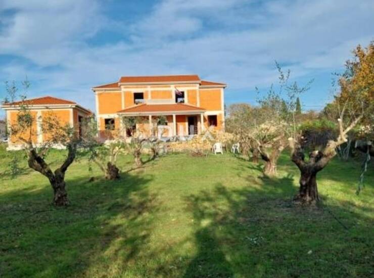  Zadra, Poličnik, kuća (roh-bau), 275 m²