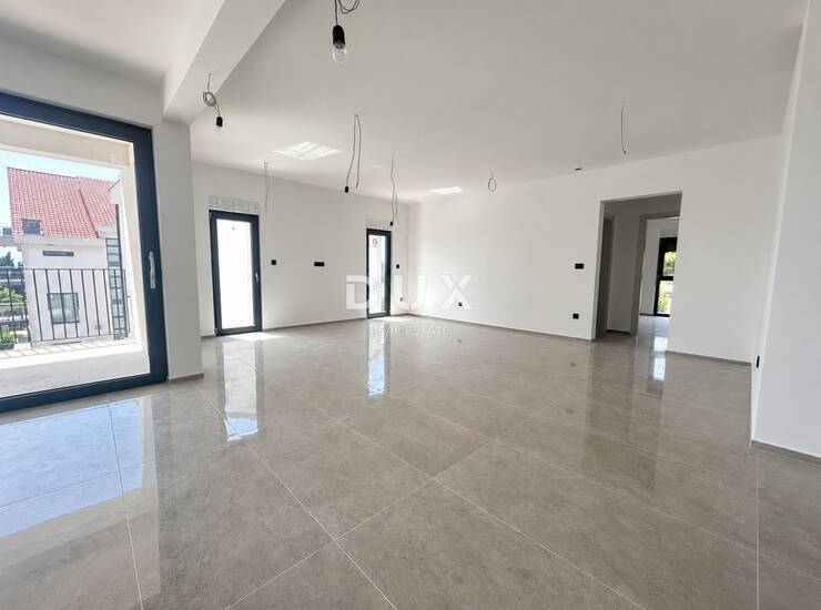 Rogoznica, Zečevo, 4-sobni stan, 125,70 m2, 100 m od mora — fotografija 3
