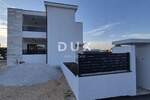 Bibinje, kuća s dva stana, bazen, 260 m², blizina mora — fotografija 3