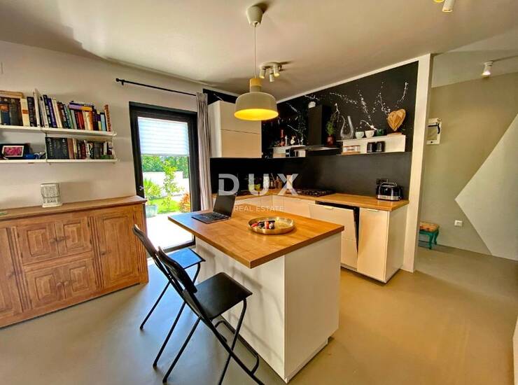 Biograd, Sveti Filip i Jakov, stan, 110,42 m2, vrt, bazen — fotografija 4